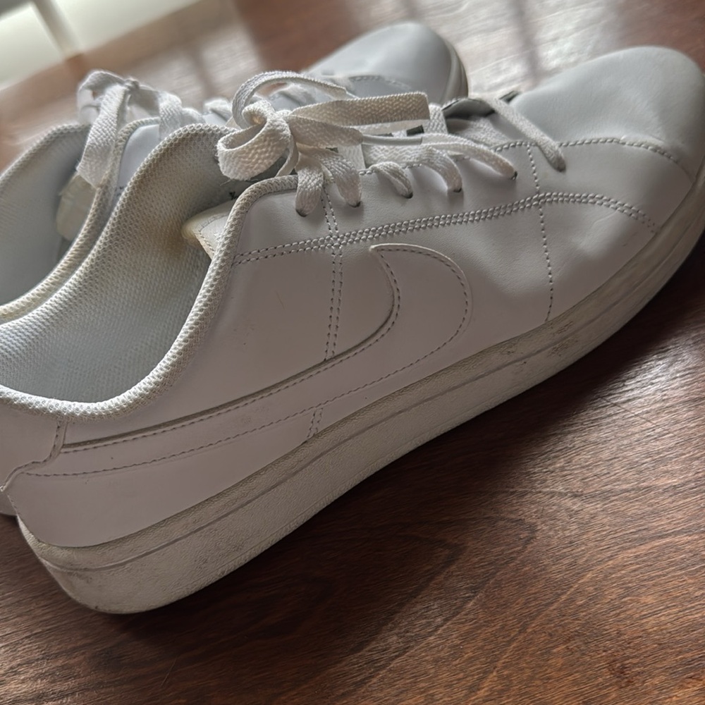Nike - Picture 4 of 5